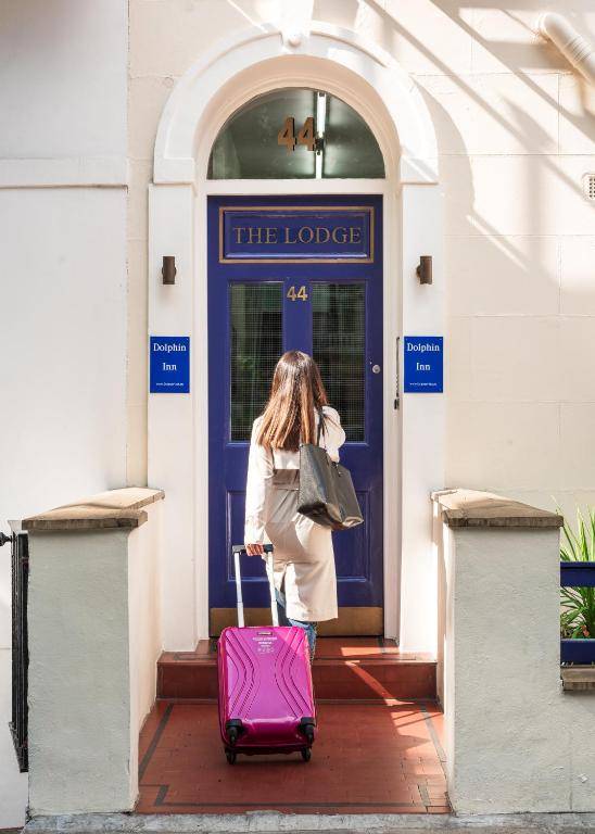 Dolphin Inn - The Lodge