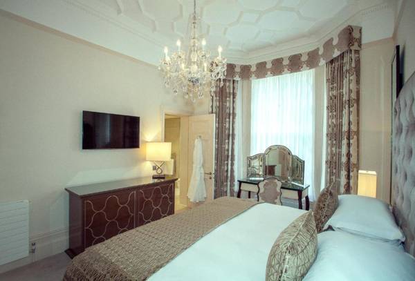 The Apartments by The Sloane Club