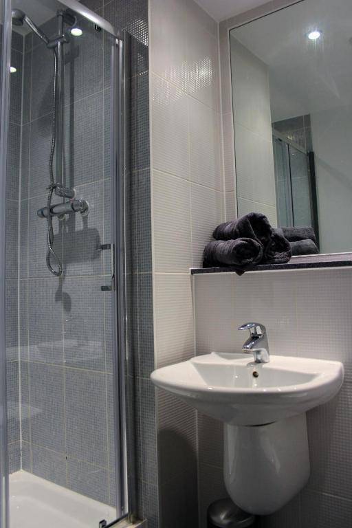 Spacious Central Family Apartment