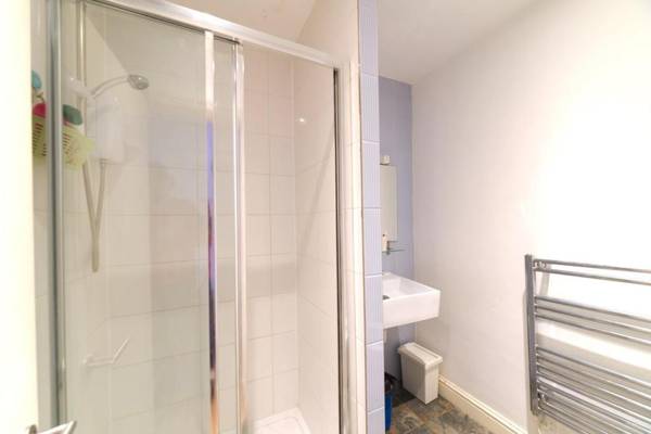 Comfort Apartment by EveryWhere to Sleep London