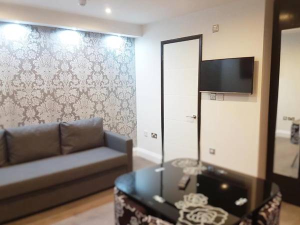 Imperial Court Suites