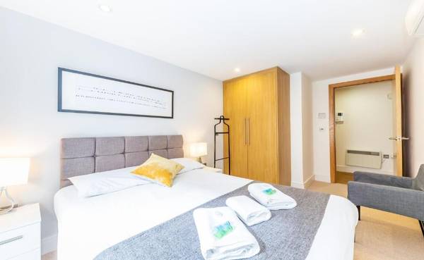 Modern Apartments in Bayswater Central London FREE WIFI & AIRCON by City Stay London