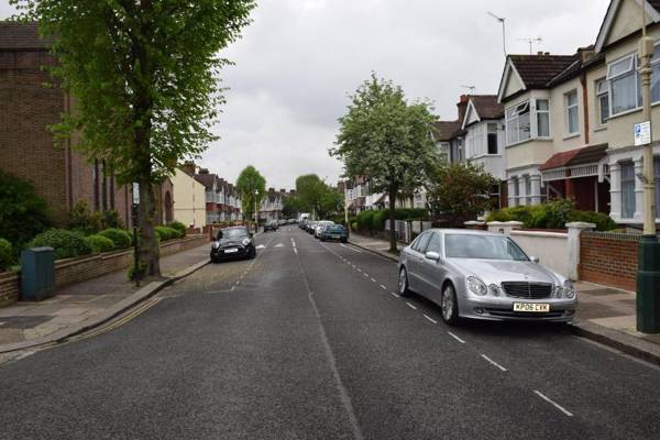 Three Bedroom Flat Camborne Avenue W13
