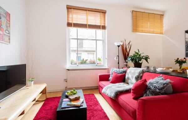 Classic Two-Bedroom Apartment Pimlico