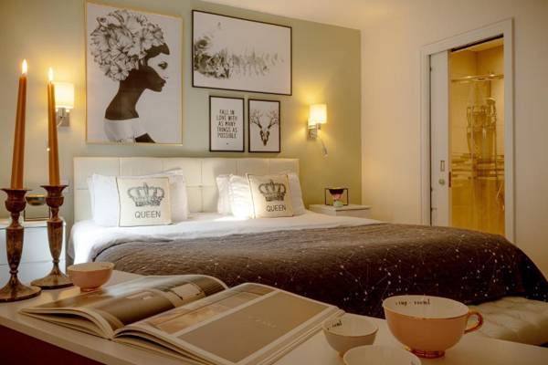 Massive 5 Bedroom West End Designer Residence close to popular Notting Hill