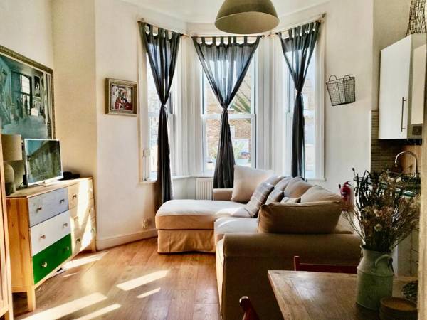 Cosy Central Apartment (Ground floor)