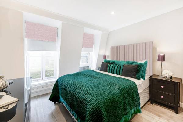 Explore the best of Londons West-End from an Exquisite Harrods Townhouse