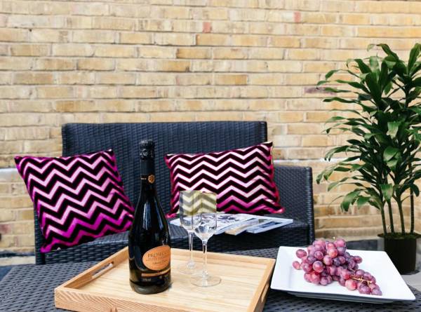 Explore the best of Londons West-End from an Exquisite Harrods Townhouse