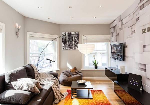 Cool Designer Home in the Best Theatre Location of West End