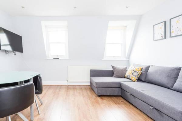 Camden Apartment E/Apartment