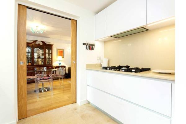Veeve - In the Heart of Mayfair