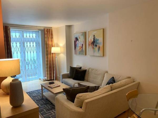 2 Bedroom Apartment just off Kings Road