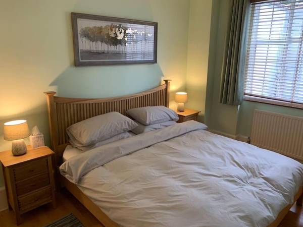 2 Bedroom Apartment just off Kings Road