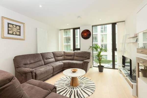 Austin David Apartments Royal Wharf