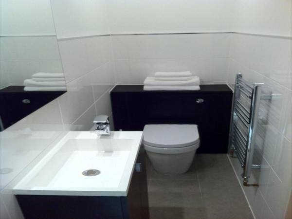 Lyall Apartment Hotel