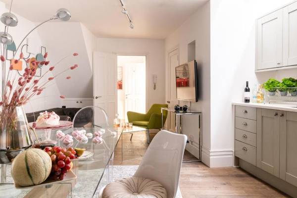 PHENOMENAL 5bedroom DESIGN HOUSE FOR NOMADS XXL GROUPS