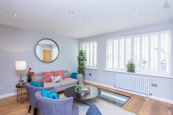 The Norfolk Escape - Beautiful & Bright 4 Mews Homes with 16BDR