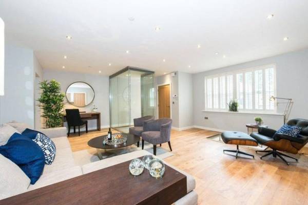 The Norfolk Townhouse - Large & Stunning 5BDR Mews Home on Private Street