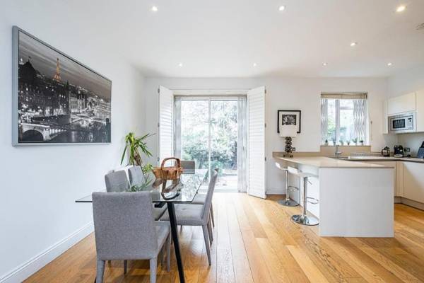 The Porchester Gardens - Modern & Bright 4BDR with Garden and Parking