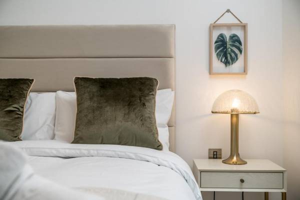 Luxurious Spacious 2Bed Flat in Canary Wharf w/views of River Thames