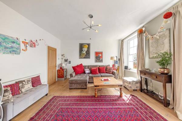 Veeve - Cosy in the Heart of Angel