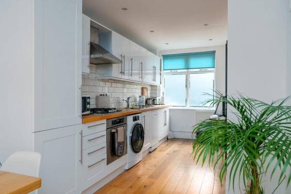 GuestReady - Lovely Home w Terrace in the Heart of Greenwich