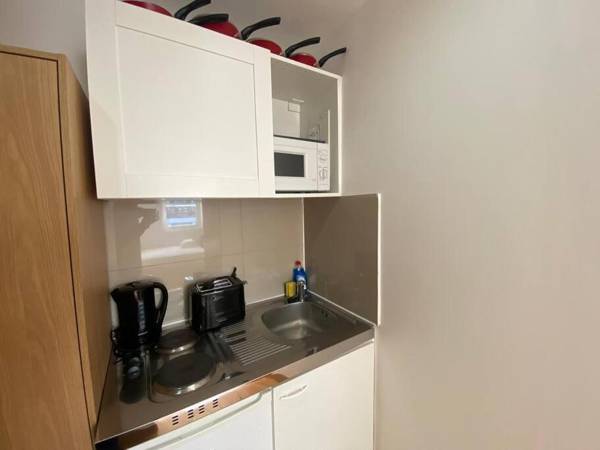 F407-4th Flr Studio for 2 Near Hyde Park