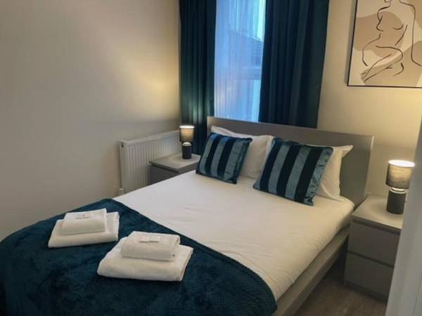 Modern 2 bedroom serviced apartment London