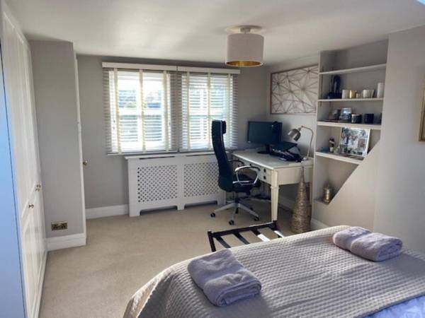 Workspace - Family 4-Bed House & Secluded Garden - Wimbledon