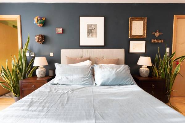 Pop Art Spacious Home for 6 near Olympic Park