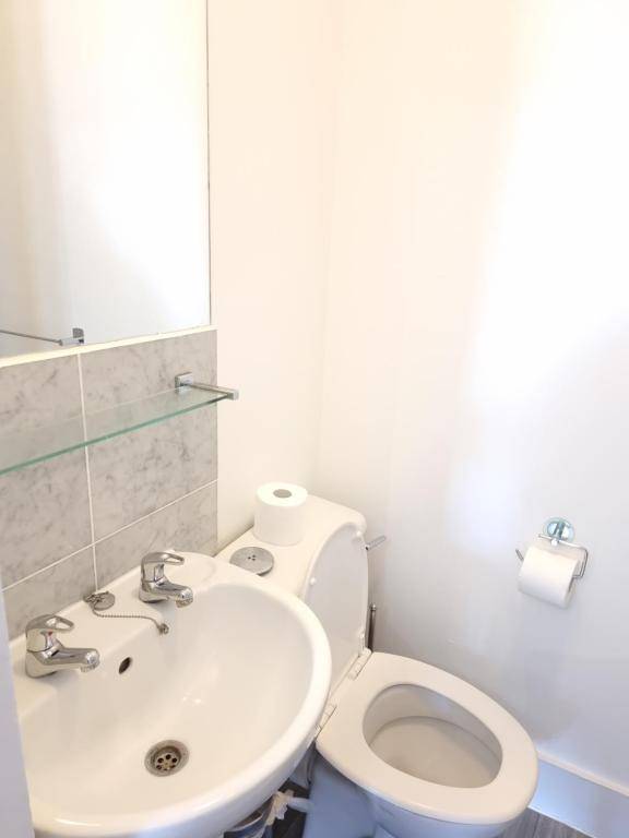 F21-4th Floor Studio for 2 Near Paddington