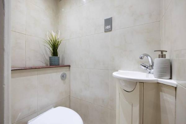 The Primrose Apartments