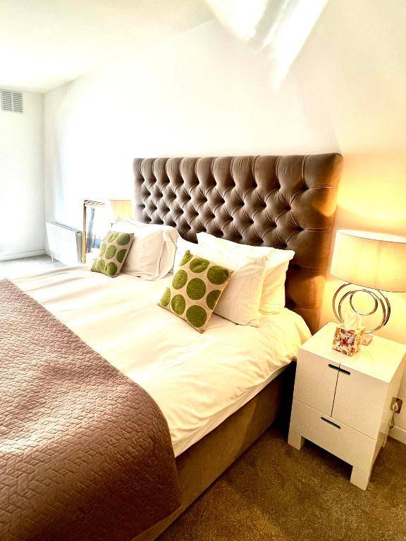 Mayfair Piccadilly - The Choice