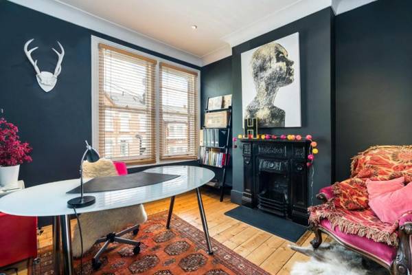 Workspace - Beautiful 3BD Home Forest Hill South London