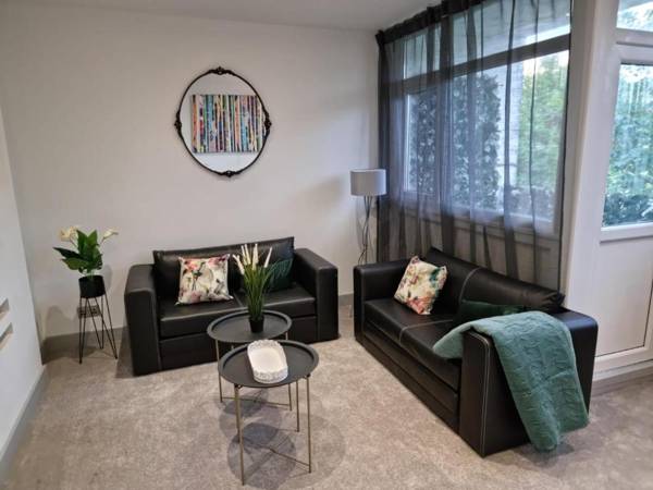 Remarkable 3-Bed Apartment in London