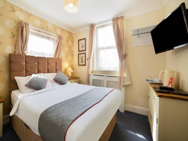 Diamonds Villa near York Hospital