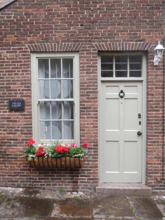 Trembling Madness Apartments