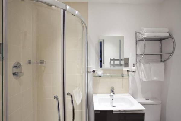 Burton Stone Inn - Free Parking on site