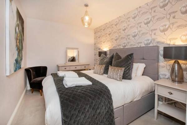 8 Blue Bridge- Elegant and Luxurious 1 Bedroom Apt- Free Parking