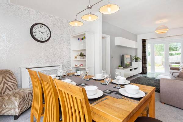 Woodlea House with Hot tub