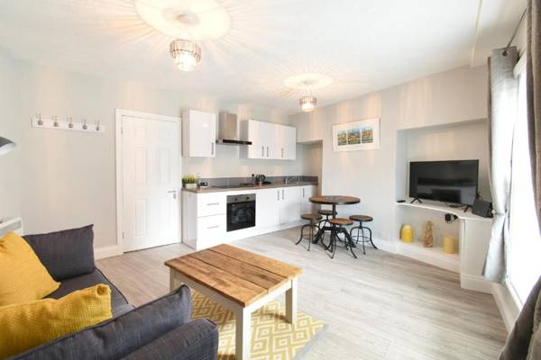 Blossoms Reach - 2 minutes from station and city centre