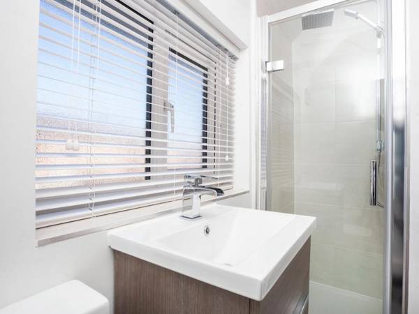 White House Apartments