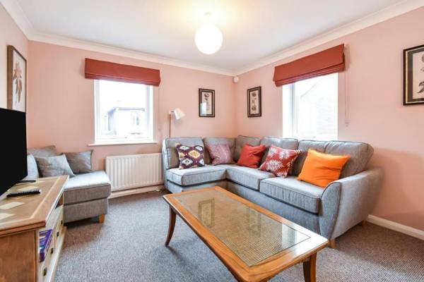 Fewster Apartment - City Centre location with free parking