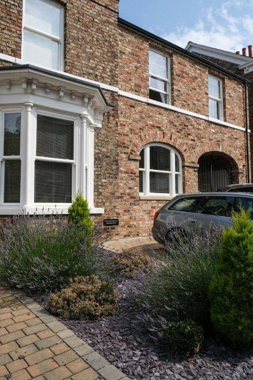 Luxury Apartment 6 Bluebridge with free allocated parking