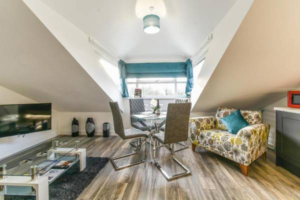 Windmill View Loft Apartment