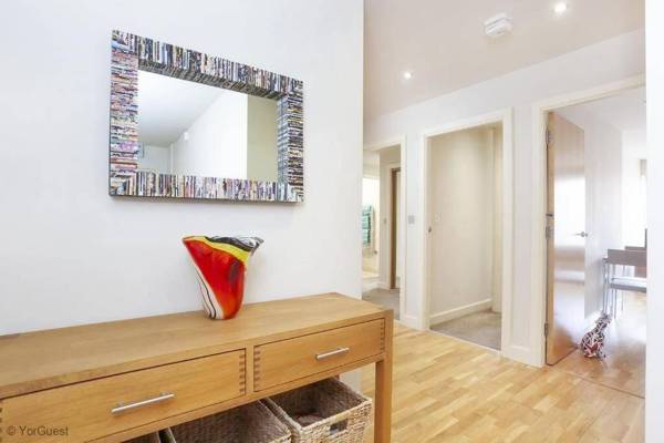 Apartment 12 Popeshead Court