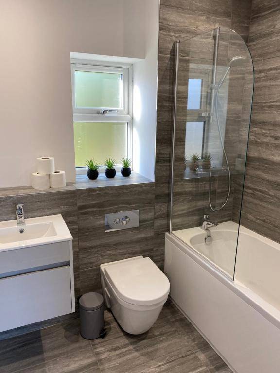 The Ebor Suites with Hot tubs