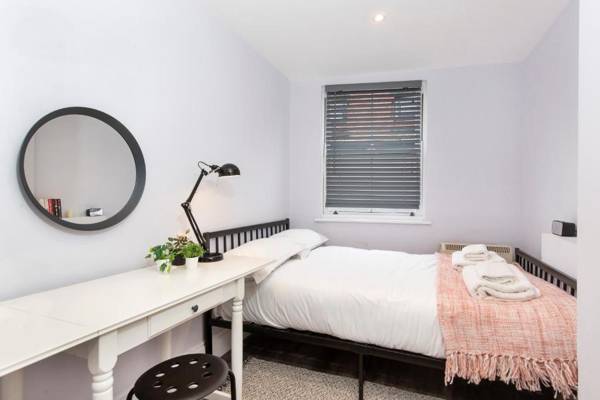 The Holgate Hideaway with Hot Tub