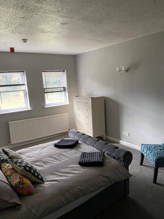 Carlton lodge at Carlton tavern free parking