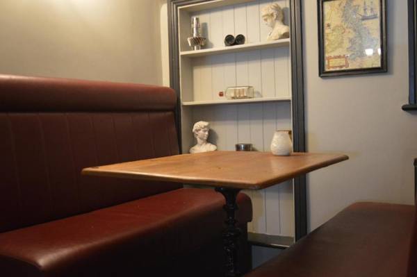 The Ilchester Arms Hotel